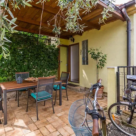 Apartment Beautiful In With Wifi Jadreski